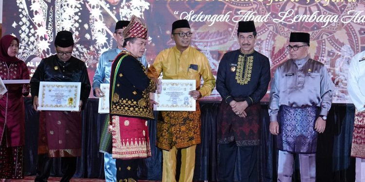 Gubernur Jambi Al Haris Apresiasi Peran Tokoh Adat Bagi Perkembangan LAM