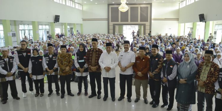 Pj. Bupati Asraf Sambut Kepulangan Jamaah Haji Kerinci ke Tanah Air