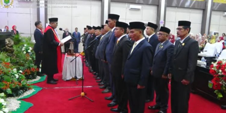 25 Anggota DPRD Sungai Penuh Periode 2024-2029 Resmi Dilantik
