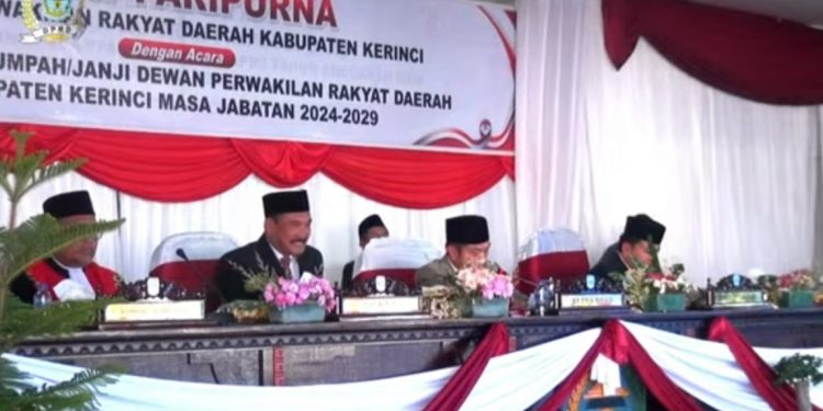 Pj Bupati Asraf Hadiri Pelantikan 30 Anggota DPRD Kerinci Periode 2024-2029