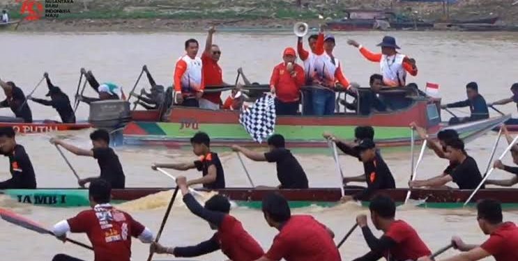 Gubernur Al Haris : Tradisi Pacu Perahu Warisan Leluhur dan Ajang Pengembangan Bakat dan Prestasi