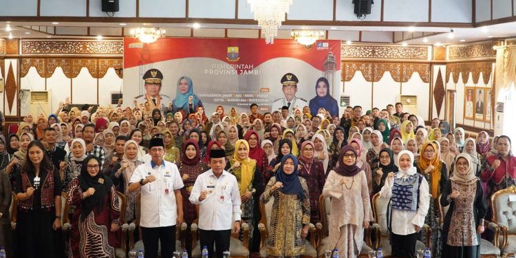 Gubernur Al Haris Tegaskan Komitmen Pemerintah Perkuat Dukungan Pendampingan Bagi Perajin