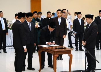 Menteri Nusron Jadi Saksi Pelantikan Pejabat Generasi Pertama di Kantor Komunikasi Kepresidenan