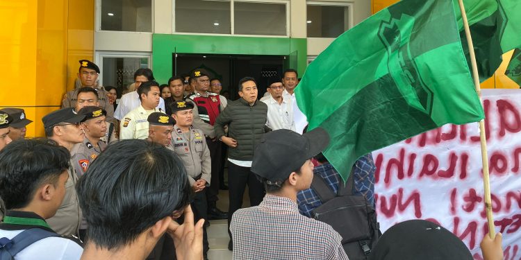 Beasiswa KIP-K Diduga Dipotong, IAIN Kerinci Didemo HMI