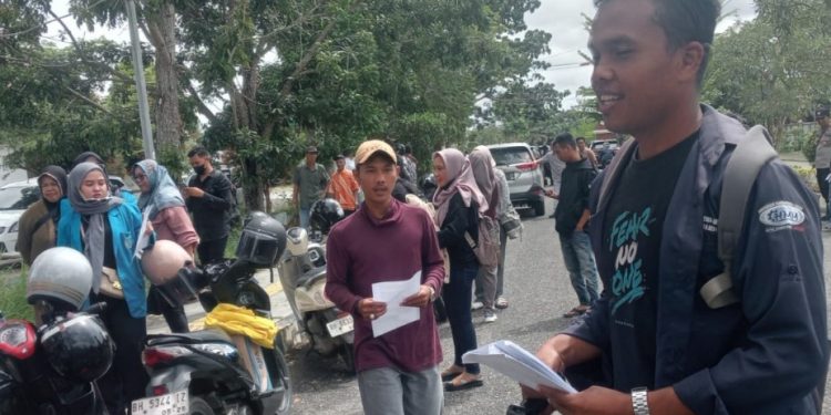 Demi Rahmat, Ratusan Warga Muaro Jambi Gelar Aksi Damai di Depan Kejari