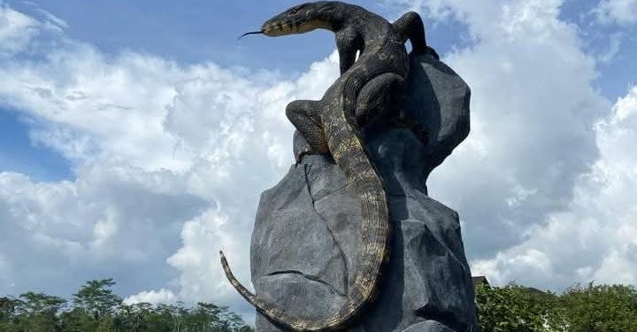Viral..!! Patung Biawak dengan Biaya Rp50 Juta di Wonosobo, Jawa Tengah