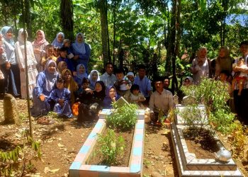 Tradisi Ziarah Kubur di Hari Lebaran: Warisan Leluhur yang Tetap Lestari di Kerinci