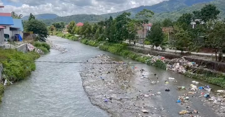 Ini Dampak Buruk Membuang Sampah ke Sungai