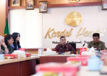 Tinjau Kantah Kabupaten Kendal, Wamen Ossy Imbau Jajaran Lakukan Pengelolaan Pertanahan yang Teliti dan Tepat