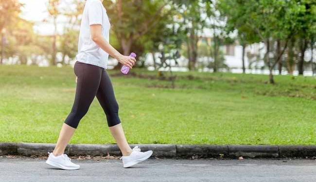 Rutin Jalan Kaki Bisa Bantu Redakan Stres dan Cemas