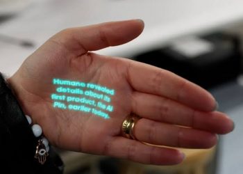 Era Smartphone Akan Berakhir? Teknologi Baru Siap Gantikan HP di Tangan dan di Saku Kita