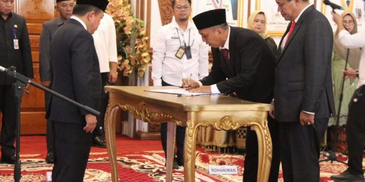 Gubernur Al Haris Rombak Eselon II: Enam Pejabat Baru, Empat Kursi Kosong