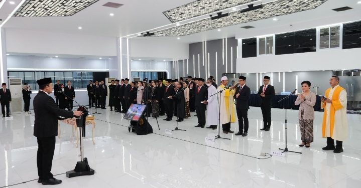 Lantik Pejabat Struktural, Menteri Nusron Tekankan Percepatan Program Kementerian ATR/BPN yang Profesional dan Akuntabilitas