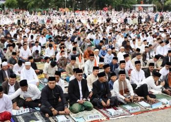 Wako Alfin & Wawako Azhar Sholat Iduladha Bersama Ribuan Warga Kota Sungai Penuh