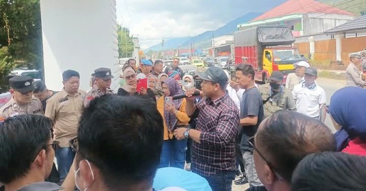 Kepung Kejari Sungai Penuh, Aktivis dan LSM Desak Usut Dugaan Korupsi Kades Pelayang Raya