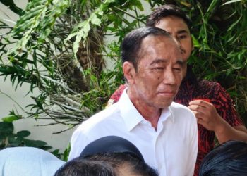 Ulang Tahun ke-64, Jokowi Disambut Tumpeng dan Doa Kesembuhan dari Warga Solo