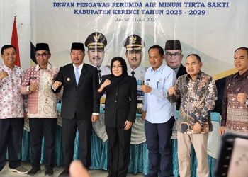 Maya Novefry Dilantik Jadi Dewas PDAM, Bupati Monadi Dorong Digitalisasi dan Profesionalisme