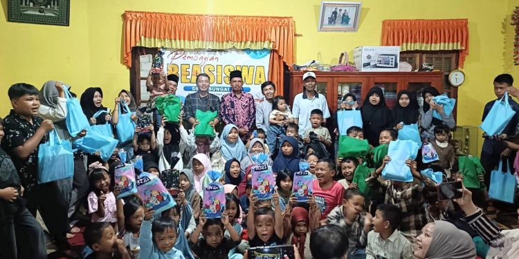 Sungai Abu Tanam Harapan Lewat Bantuan Pendidikan