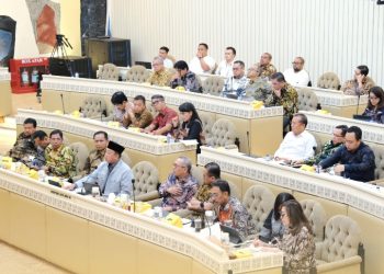 Bahas Isu Jual-Beli Pulau Bersama Komisi II DPR RI, Menteri ATR/Kepala BPN Tegaskan Tanah di Indonesia Tidak Bisa Dimiliki Asing