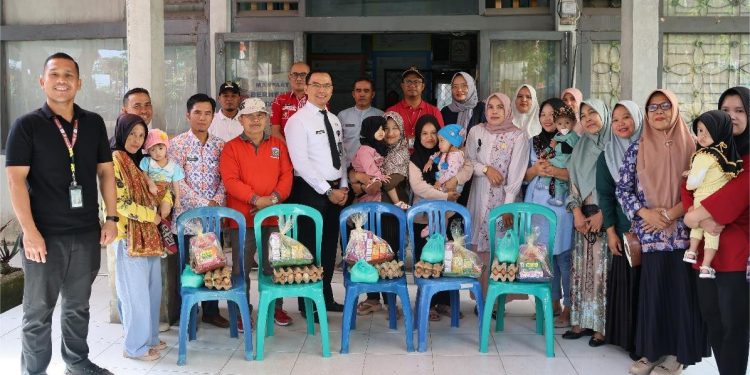 Cegah Stunting, Imigrasi Kerinci Bersama Kantor Camat Sungai Penuh berikan Nutrisi Tambahan