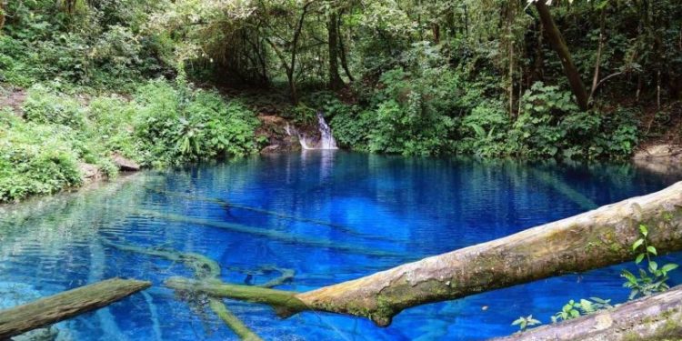 Danau Kaco: Surga Biru Penuh Misteri di Jantung Kerinci