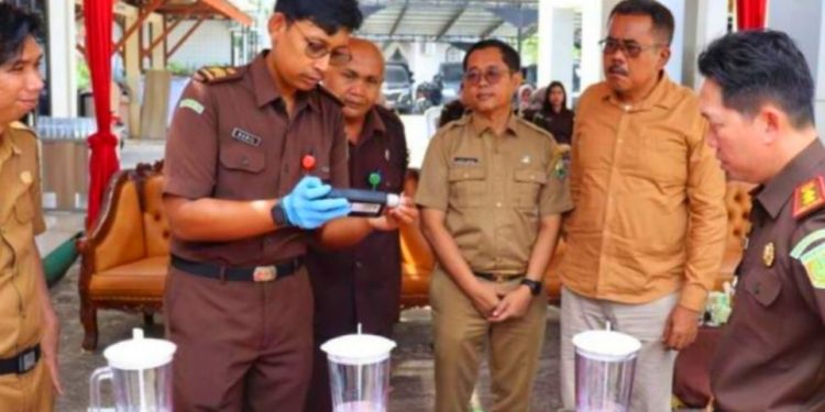 Kejari Muaro Jambi Musnahkan Barang Bukti 58 Perkara