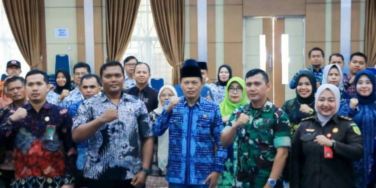 Azhar Hamzah Buka Forum Lintas Sektor Menuju Kota Layak Anak