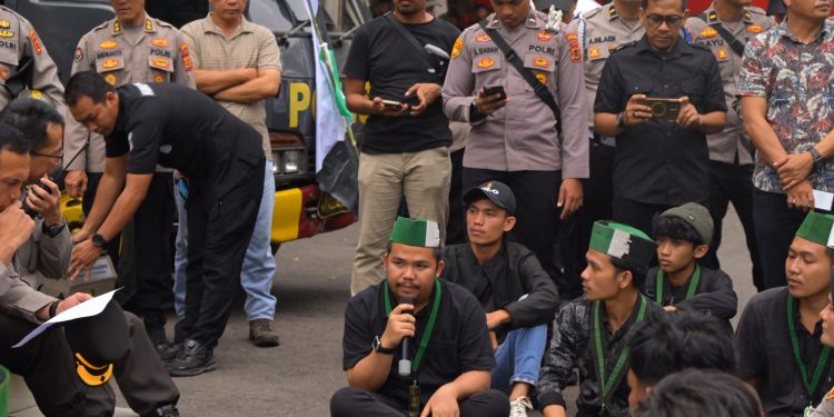Kebebasan Akademik Tercederai, HMI Badko Jambi Gedor Polda