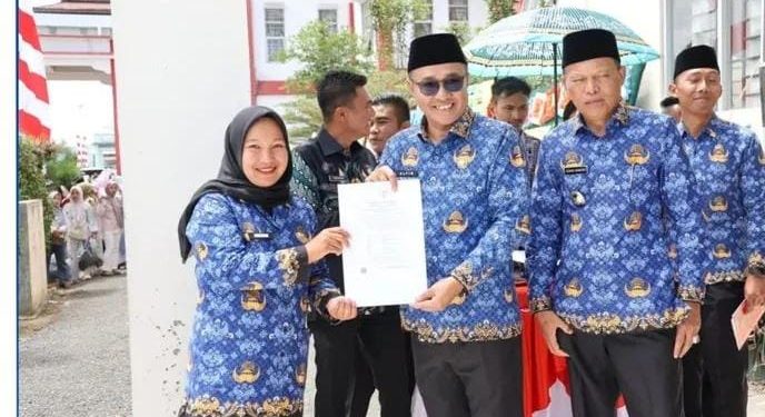 Serahkan SK 821 PPPK, Wako Alfin Ingatkan Prioritas Pelayanan Masyarakat