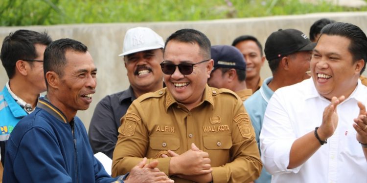 Wako Alfin Tinjau Progres Pembangunan Jalan Inpres di Tanjung Mudo