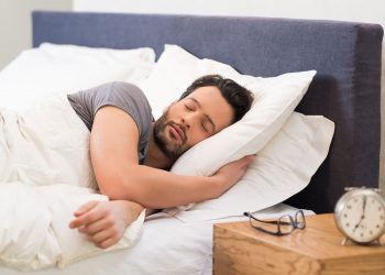 Tidur Kurang dari 6 Jam? Ini Dampaknya pada Otak dan Emosi