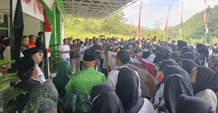 Guru Madrasah Swasta Kerinci Tuntut Kesetaraan Status ke DPRD