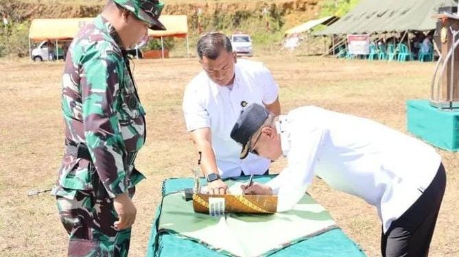 TNI Hadir Bangun Desa, Wako Alfin Apresiasi TMMD ke-126