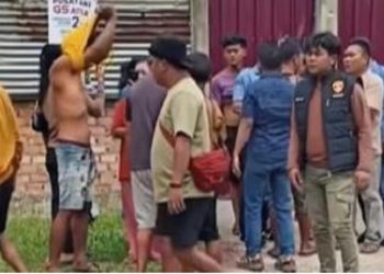 Ricuh Warga Suku Anak Dalam vs Petugas Leasing di Jambi, Nyaris Adu Fisik di Tengah Jalan
