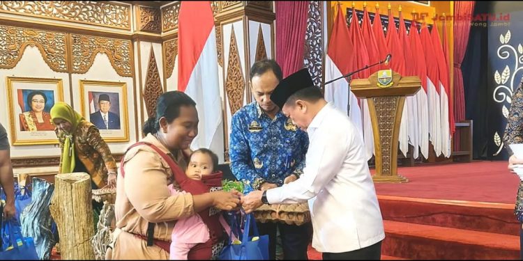 Gubernur Al Haris Luncurkan Program 10B ASN Peduli Stunting: 10 Telur, 10 Kg Beras, Rp100 Ribu untuk Anak Jambi