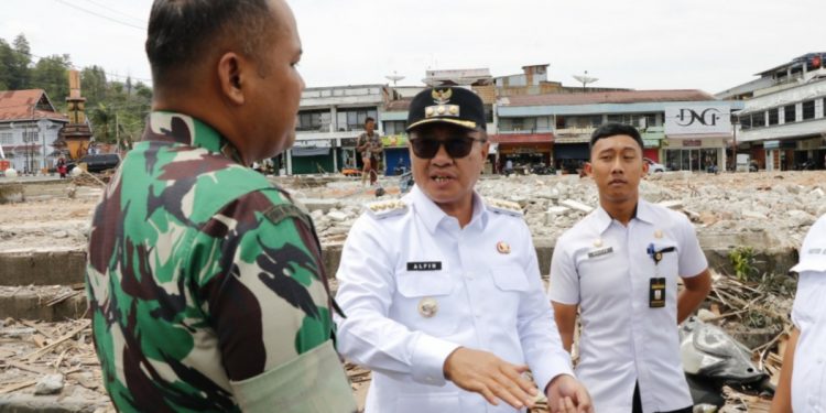 Wako Alfin Tinjau Progres Pembangunan Pasar Beringin Sungai Penuh