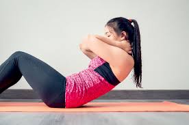 Sit-Up: Gerakan Sederhana yang Bisa Memperkuat Core, Perut Rata & Kalori Terbakar