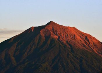 Gunung Kerinci : Pesona Alam Tertinggi di Sumatera yang Memikat Wisatawan Nusantara dan Mancanegara