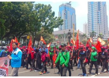 Buruh Geruduk Istana, UMP Jakarta 2026 Dinilai Tak Sejalan Biaya Hidup