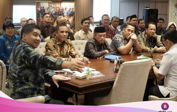 Temui Menteri PKP, Gubernur Al Haris bersama Para Bupati/Wali Kota Perjuangkan Program Perumahan Rakyat