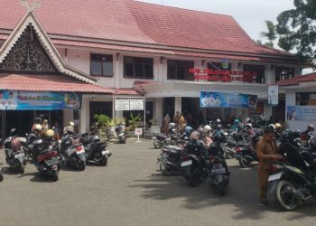 ASN dan PPPK Padati PTSP Tarik Gaji Manual