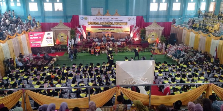 313 Mahasiswa STIE Sakti Alam Kerinci Resmi Diwisuda