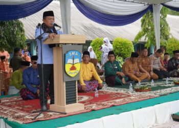 Gubernur Al Haris Apresiasi Penyerahan Murid Baru Secara Adat Melayu Jambi di SMA Negeri 1 Muaro Jambi
