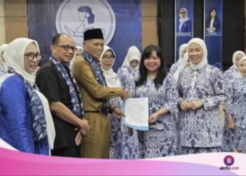 Hadiri Pelantikan IWAPI Wawako Azhar : IWAPI Harus Jadi Motor UMKM
